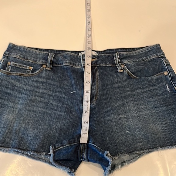 Paige Catalina Short 3” Inseam Mid Rise Size 31 - Picture 5 of 16